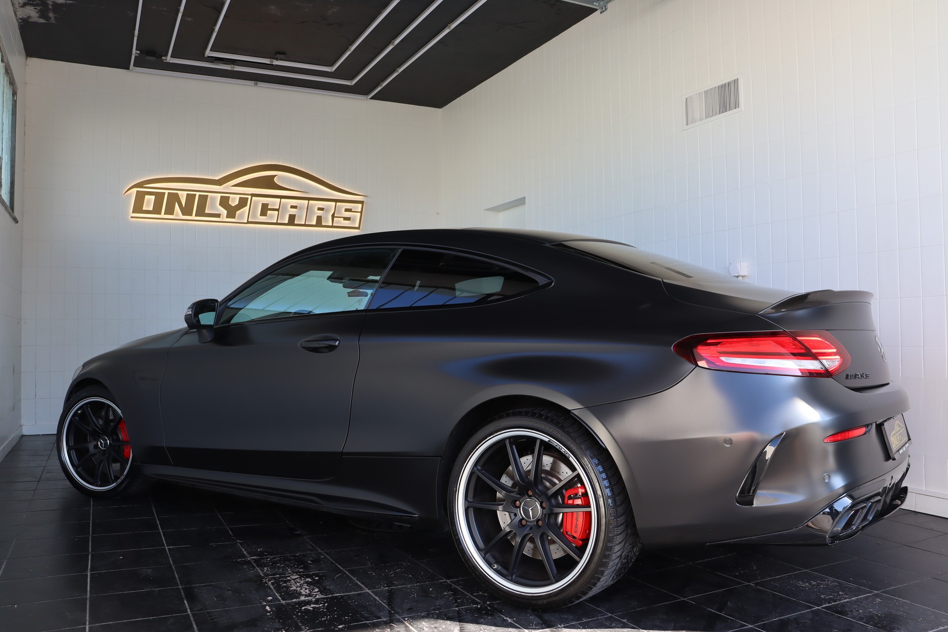 MERCEDES-BENZ C 63 S AMG 9G-TRONIC ** AERODYNAMIK-PAKET ** CABRON INTERIOR & EXTERIOR ** BURMESTER ** CH-FAHRZEUG **-image-9