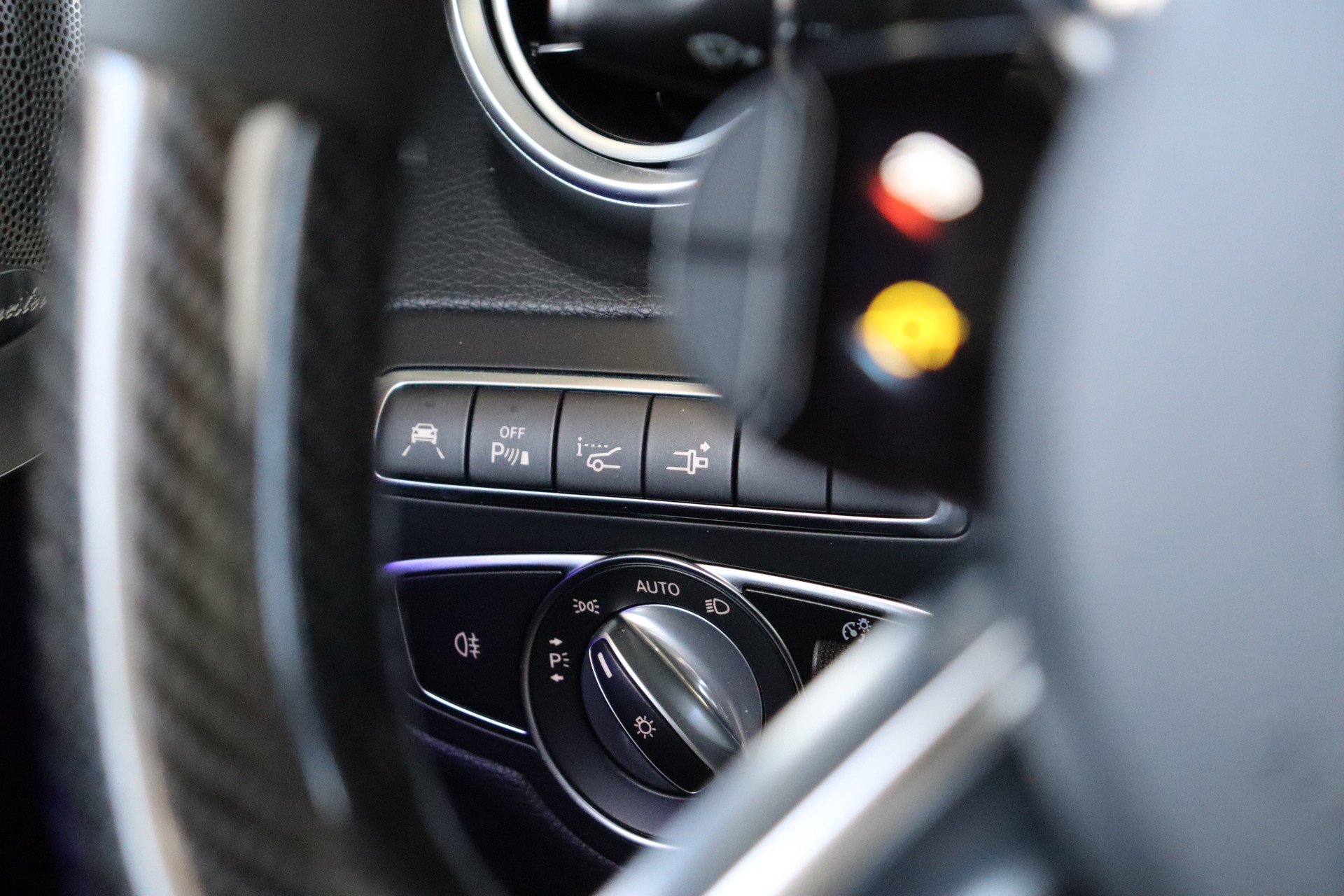 MERCEDES-BENZ C 63 S AMG 9G-TRONIC ** AERODYNAMIK-PAKET ** CABRON INTERIOR & EXTERIOR ** BURMESTER ** CH-FAHRZEUG **-image-24