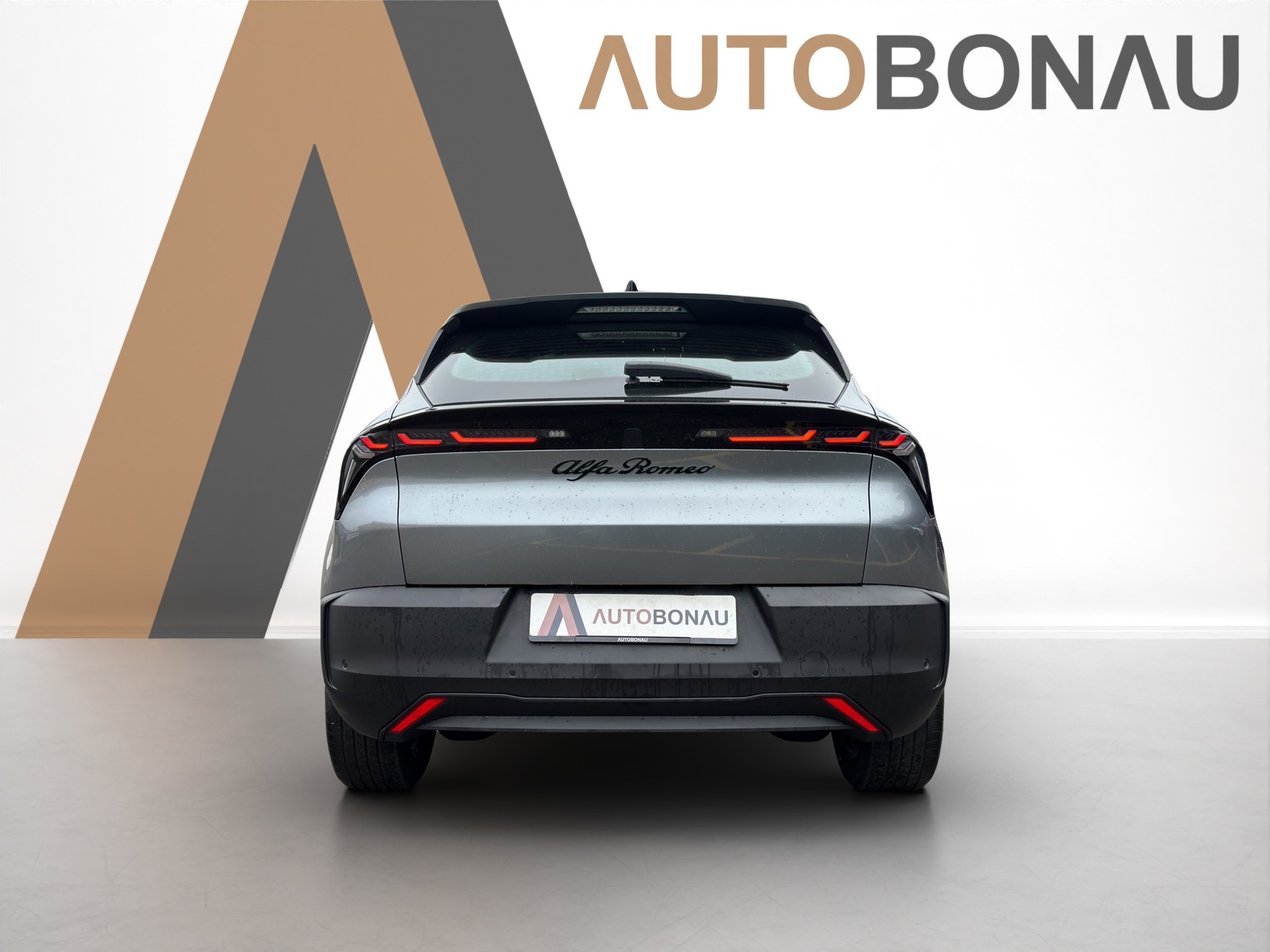 ALFA ROMEO Junior Elettrica-showroom-element-3