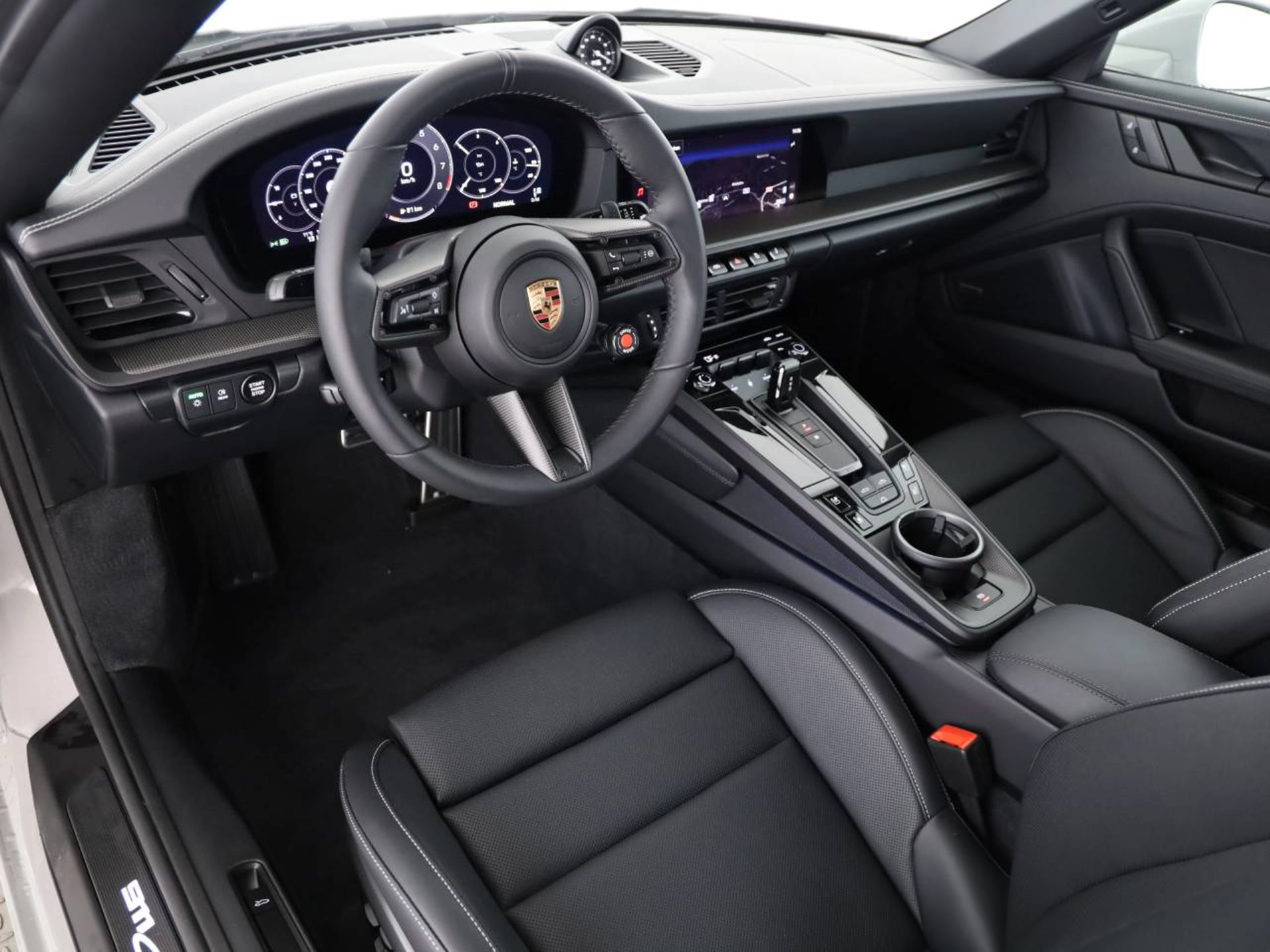 PORSCHE 911 Carrera 4S Cabriolet-image-10