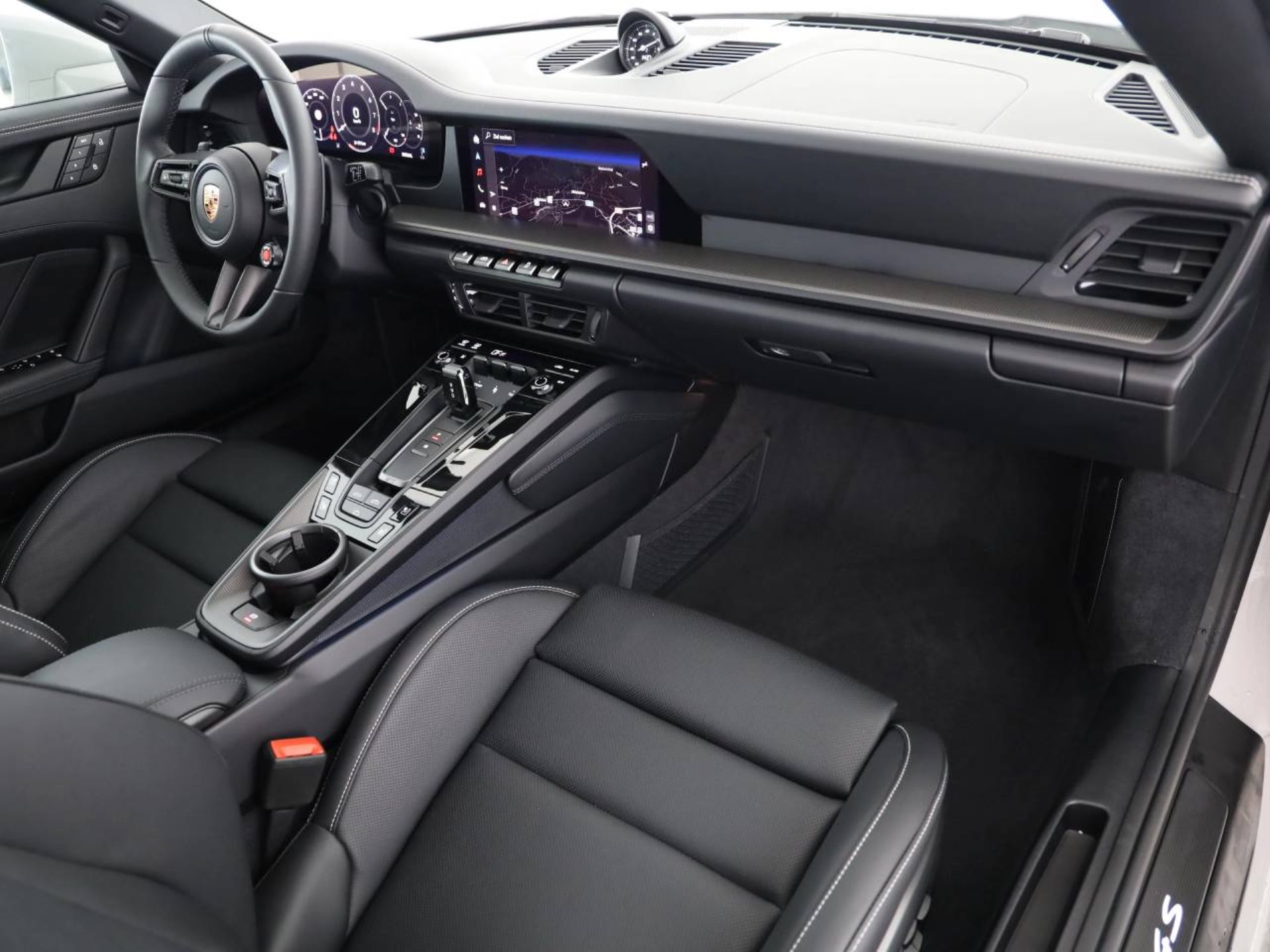 PORSCHE 911 Carrera 4S Cabriolet-image-11