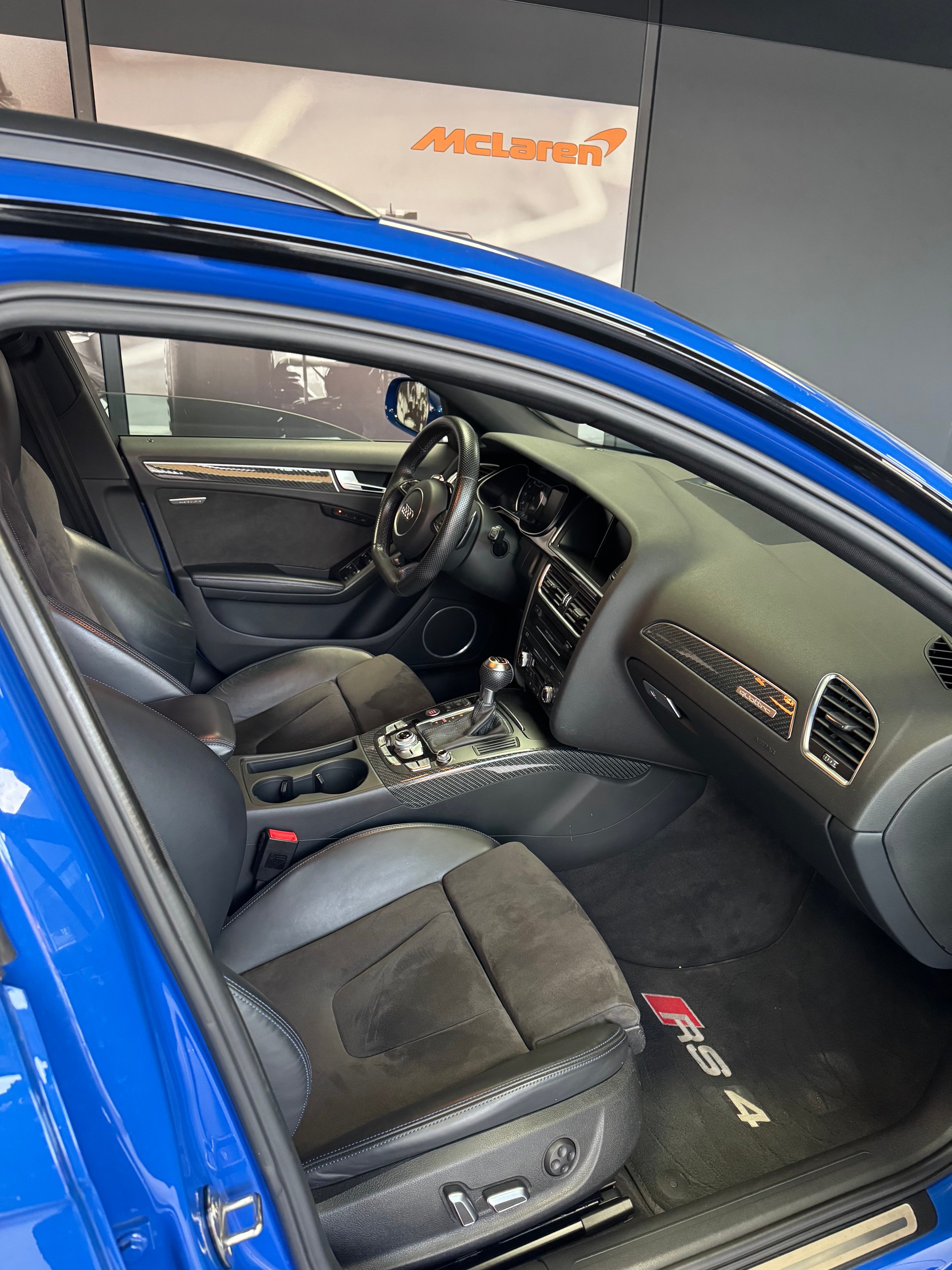 AUDI RS4 Avant 4.2 FSI V8 quattro S-tronic-image-11