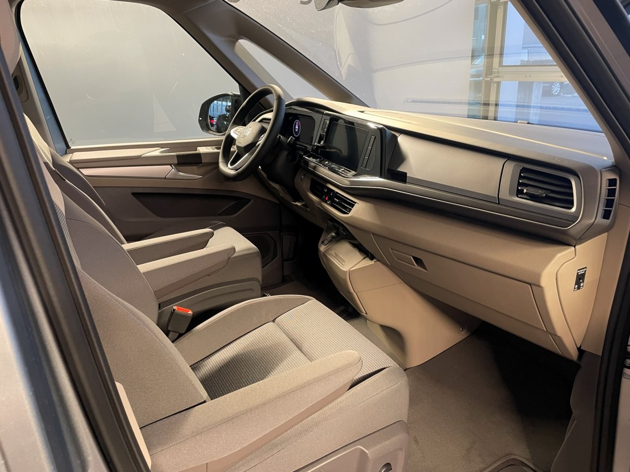 VW Multivan 2.0 TDI Liberty DSG Lang-image-11