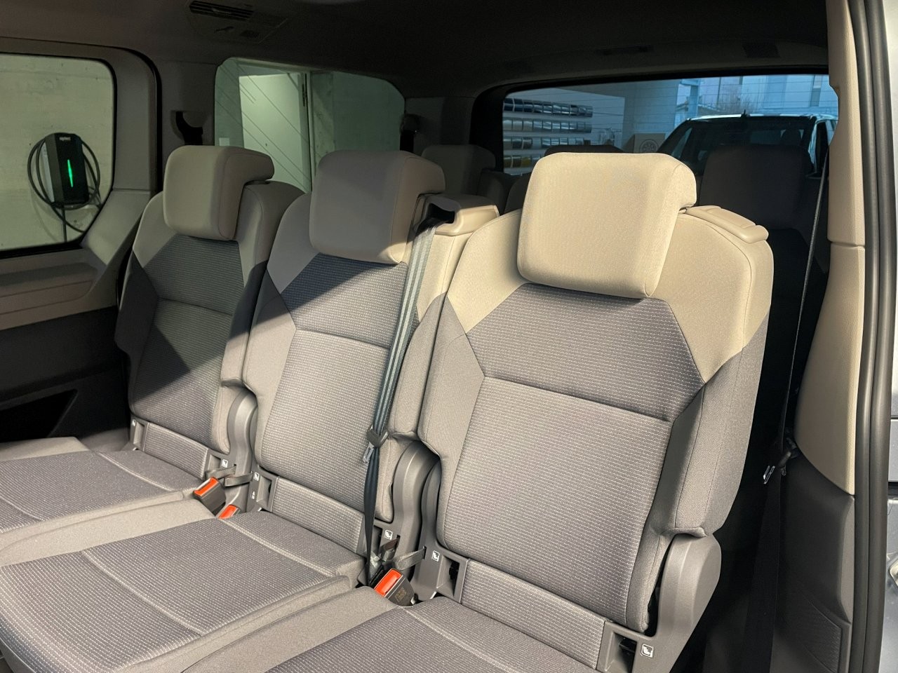 VW Multivan 2.0 TDI Liberty DSG Lang-image-8
