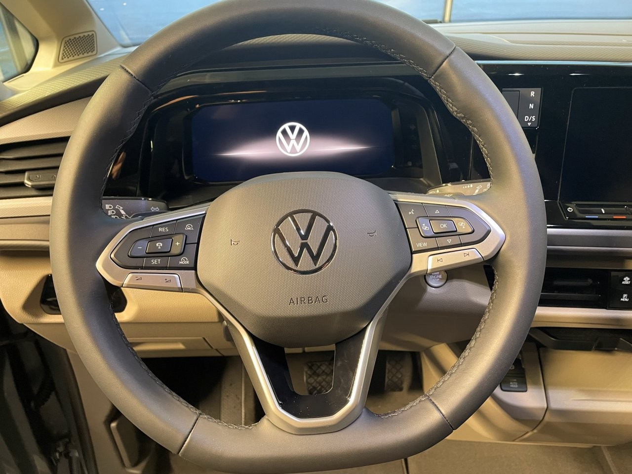 VW Multivan 2.0 TDI Liberty DSG Lang-image-7
