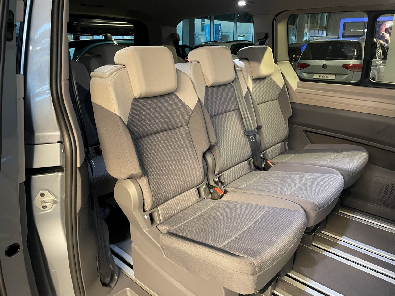 VW Multivan 2.0 TDI Liberty DSG Lang-image-13