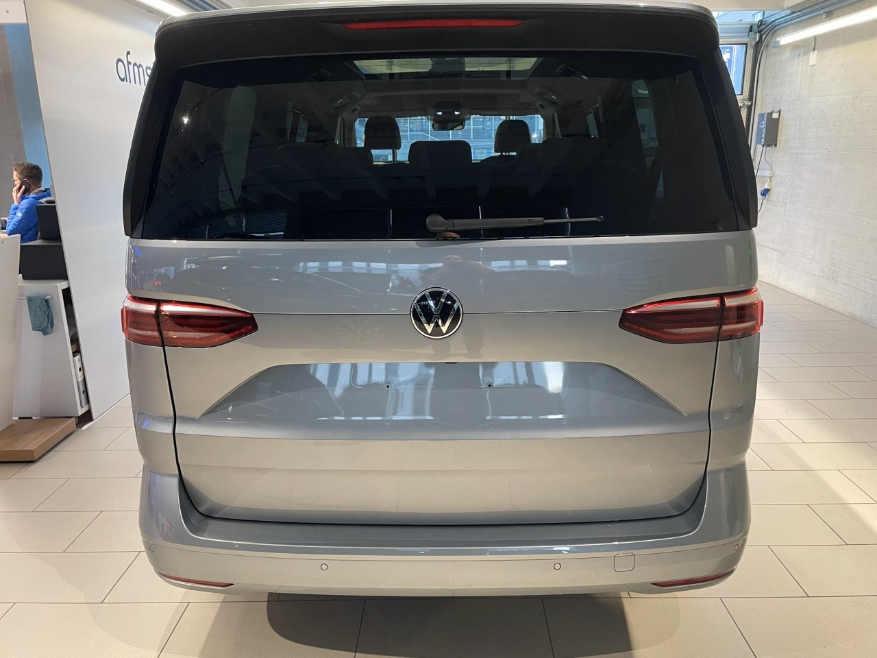 VW Multivan 2.0 TDI Liberty DSG Lang-image-2
