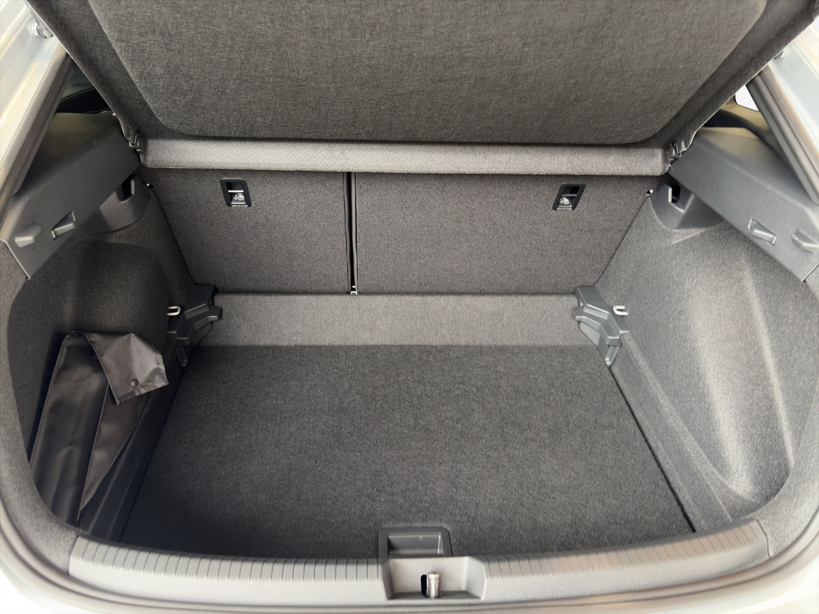 VW Taigo 1.0 TSI R-Line DSG-image-11