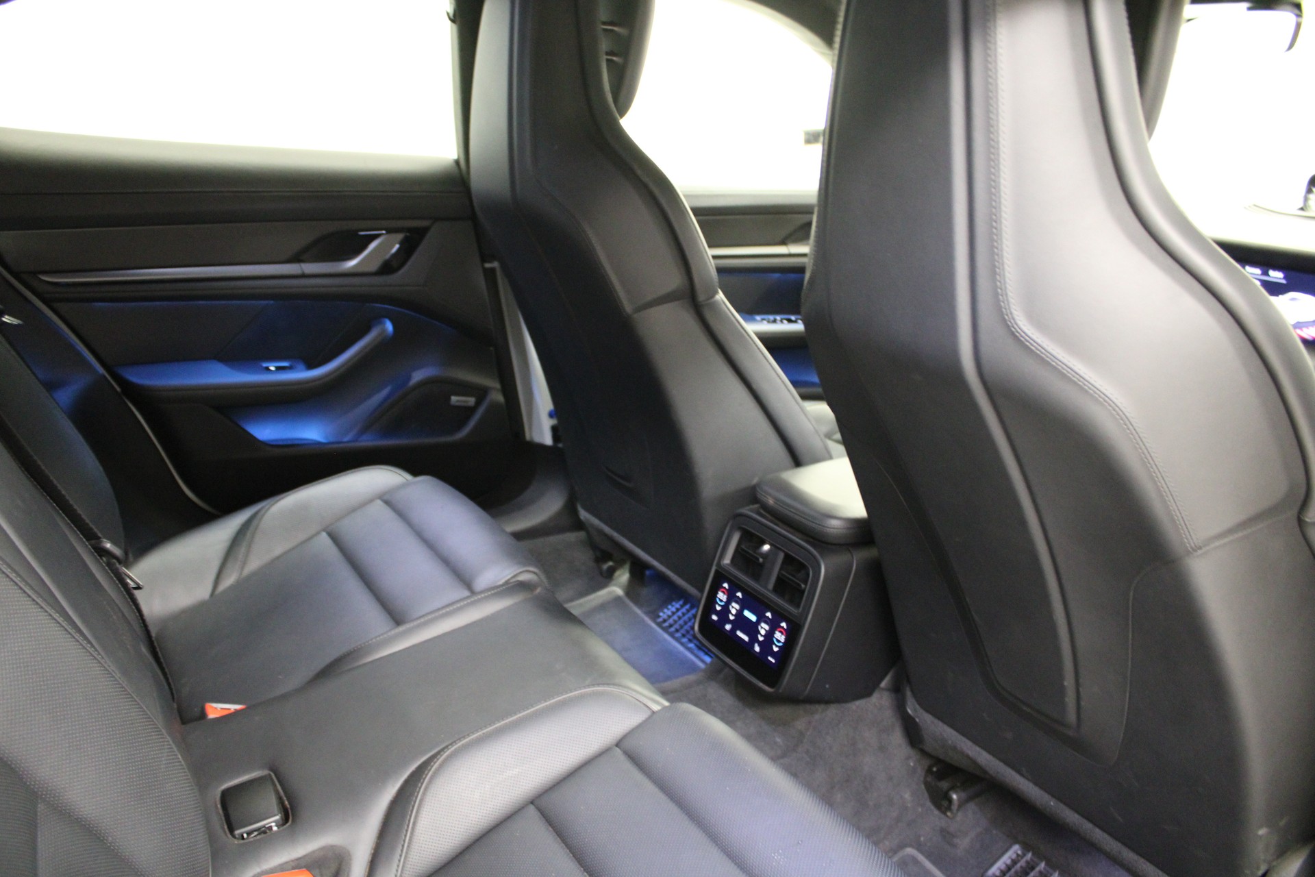 PORSCHE Taycan Turbo S-image-8