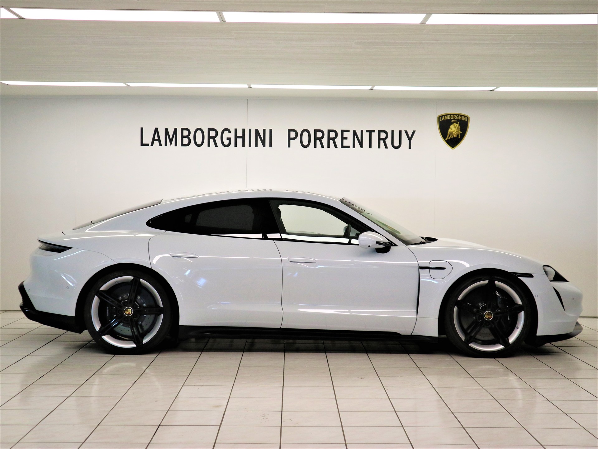 PORSCHE Taycan Turbo S-image-2