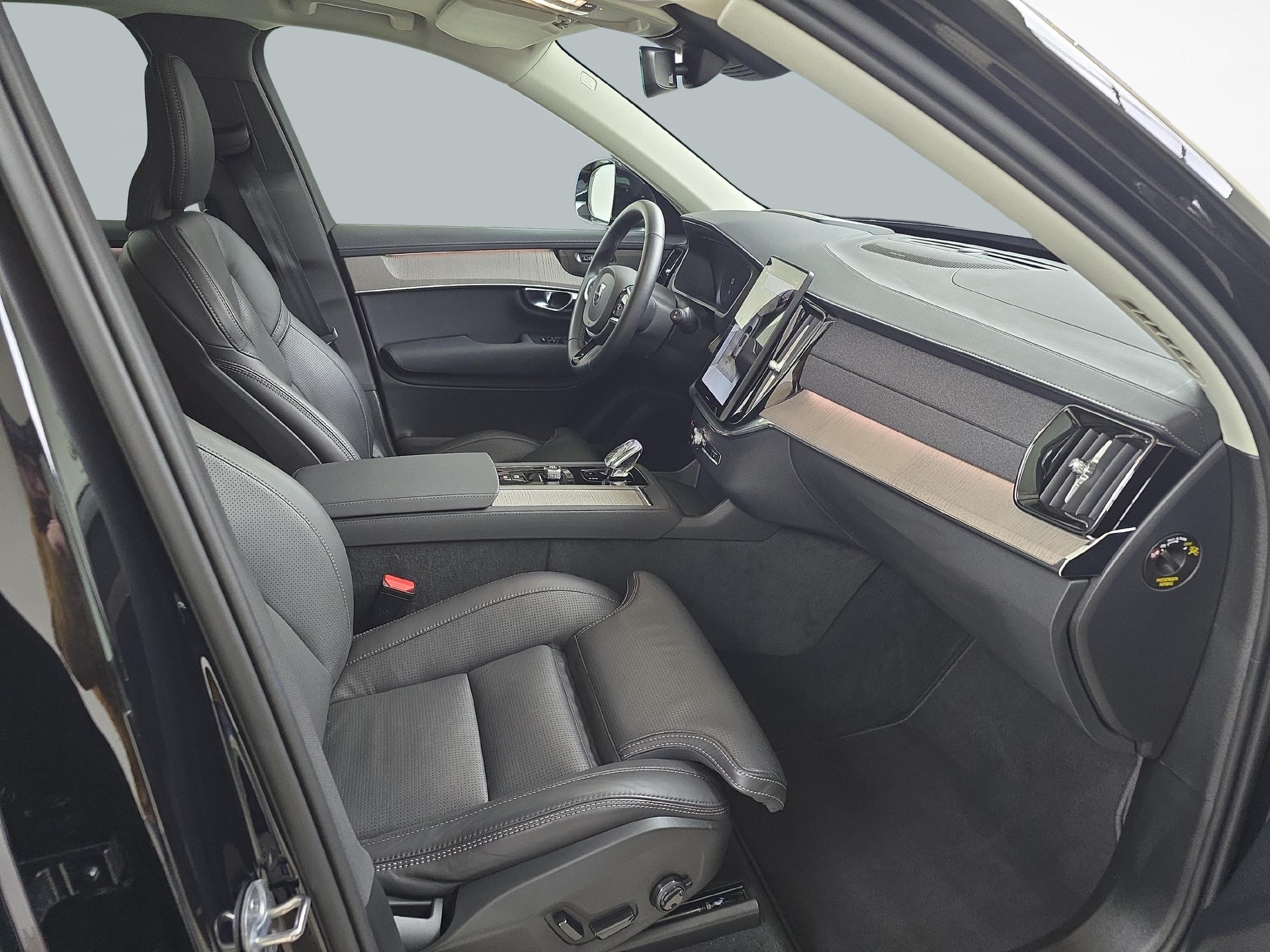 VOLVO XC90 2.0 B5 MH Plus Bright AWD-image-9