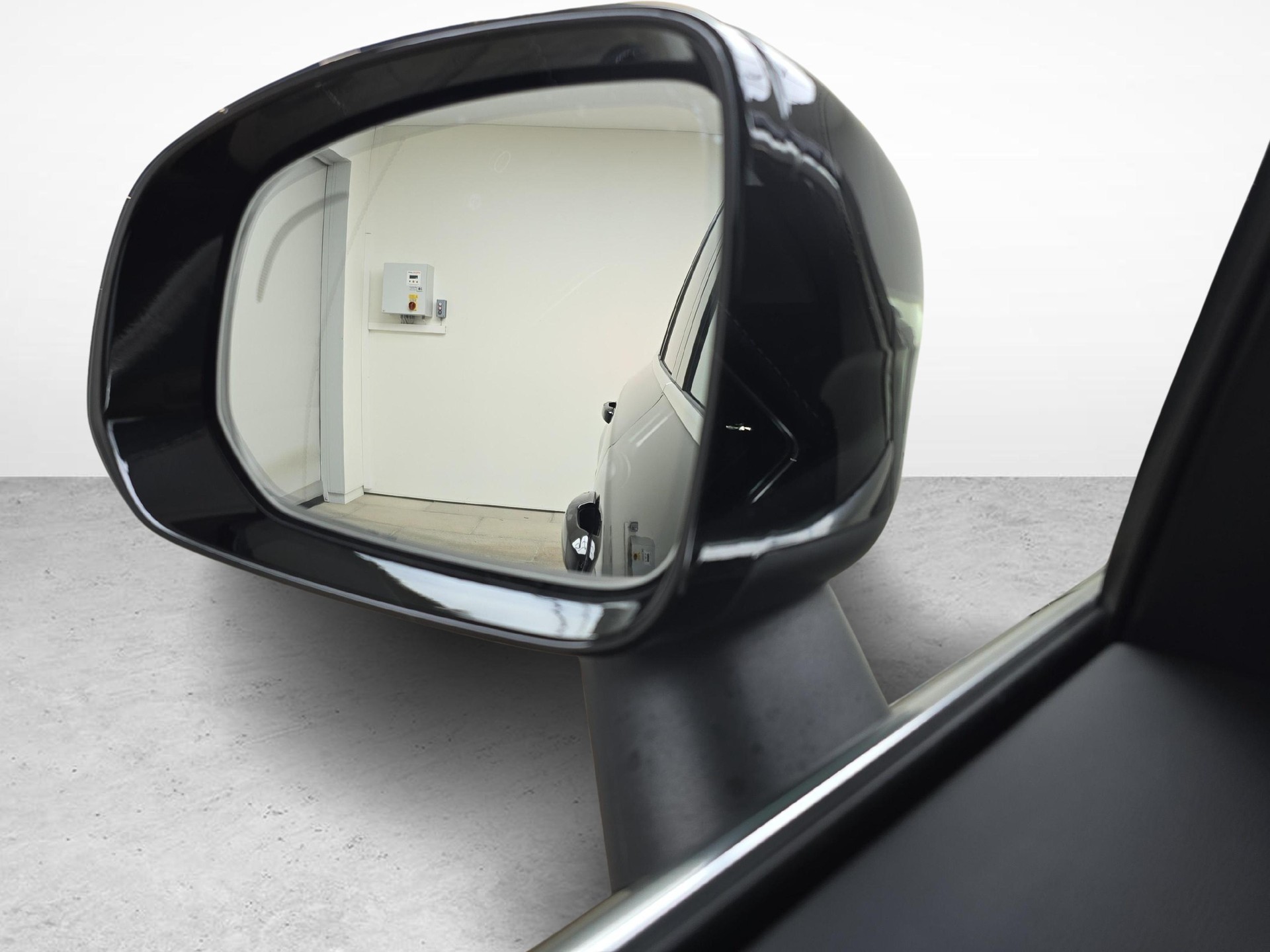 VOLVO XC90 2.0 B5 MH Plus Bright AWD-image-17