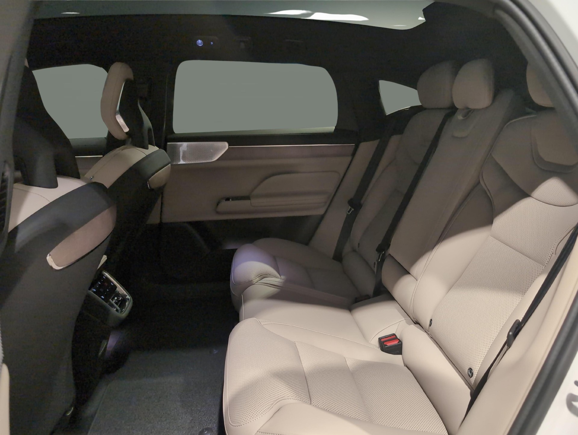 VOLVO ES90 Ultra-image-10