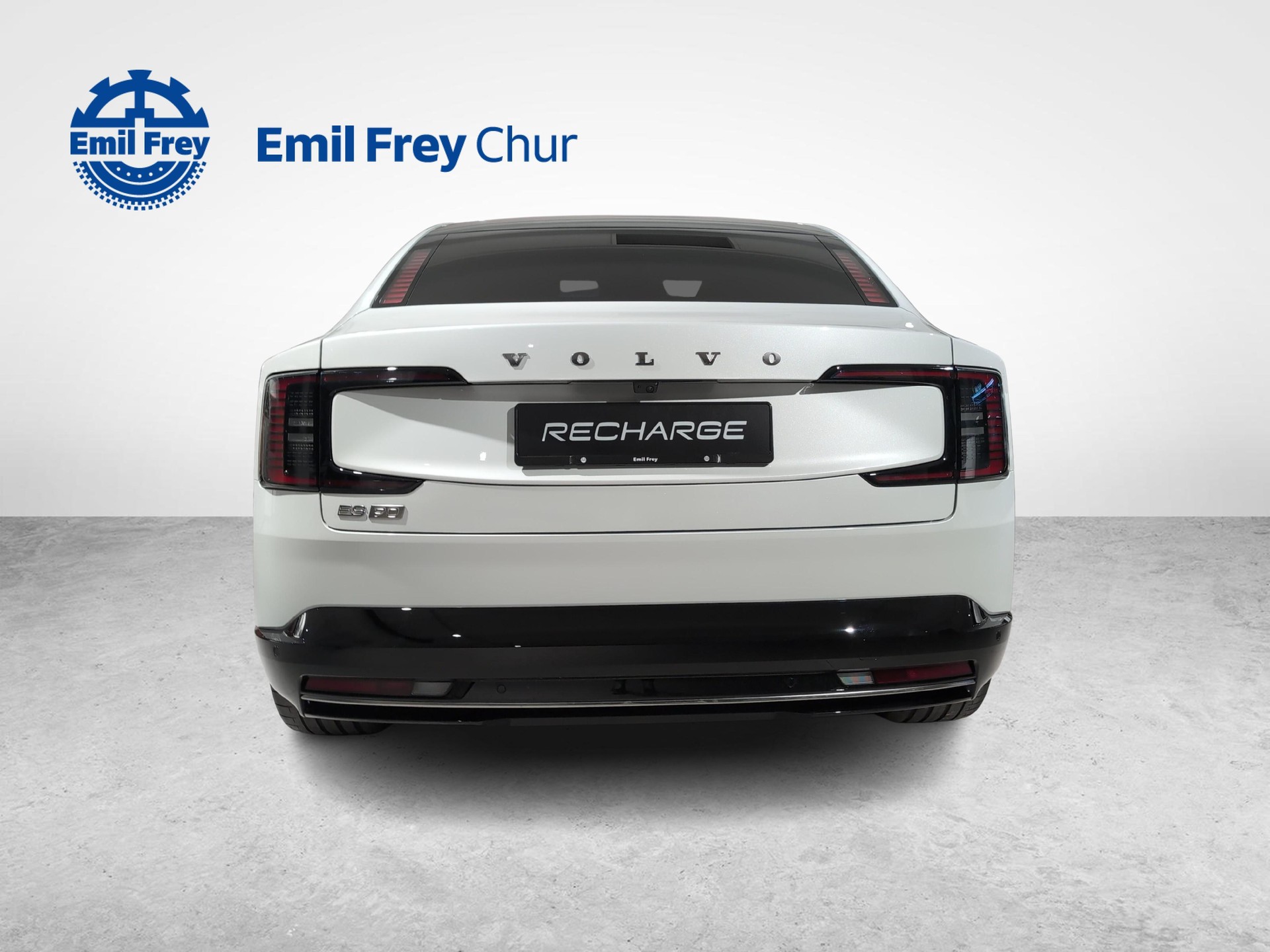 VOLVO ES90 Ultra-showroom-element-3