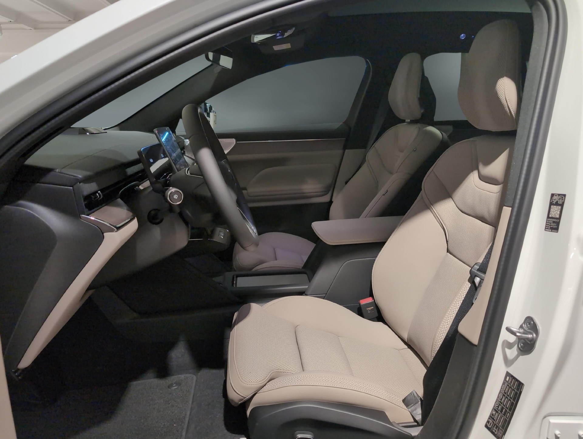VOLVO ES90 Ultra-image-9