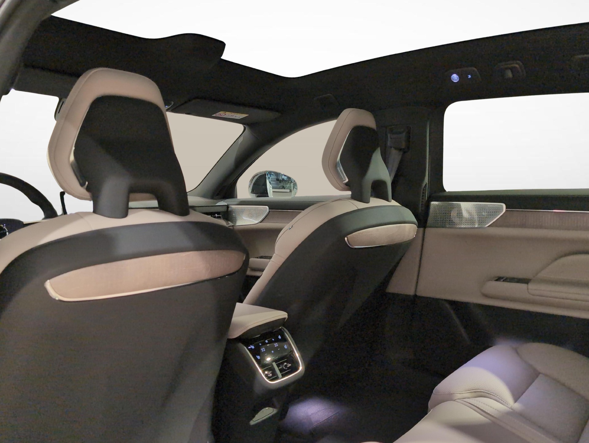 VOLVO ES90 Ultra-image-13