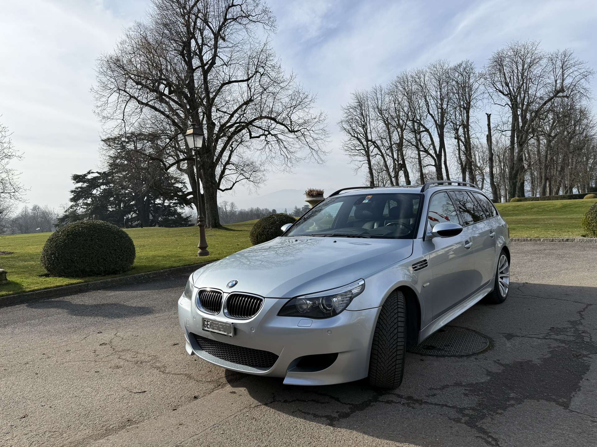 BMW M5 Touring-image-4