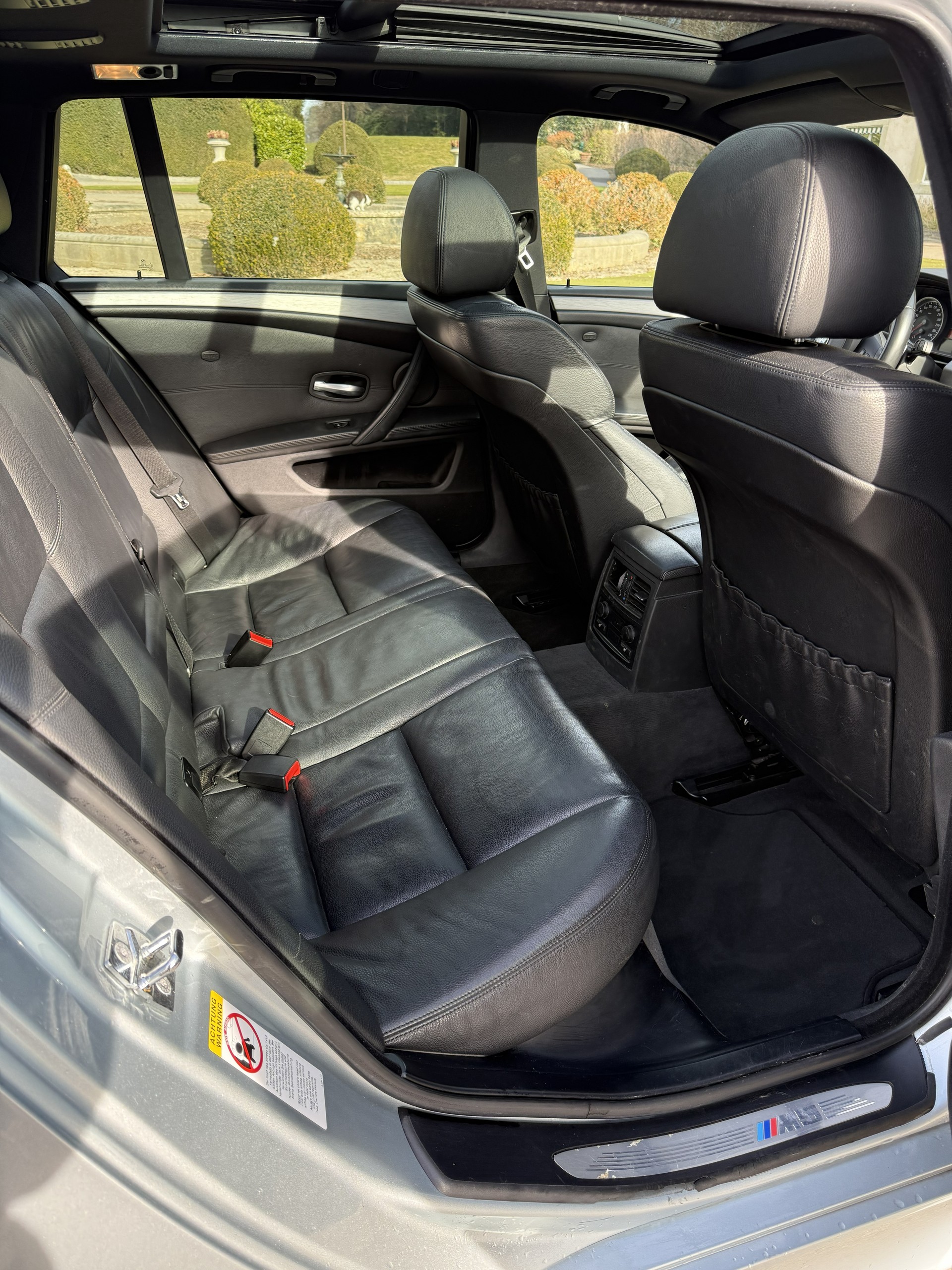 BMW M5 Touring-image-9