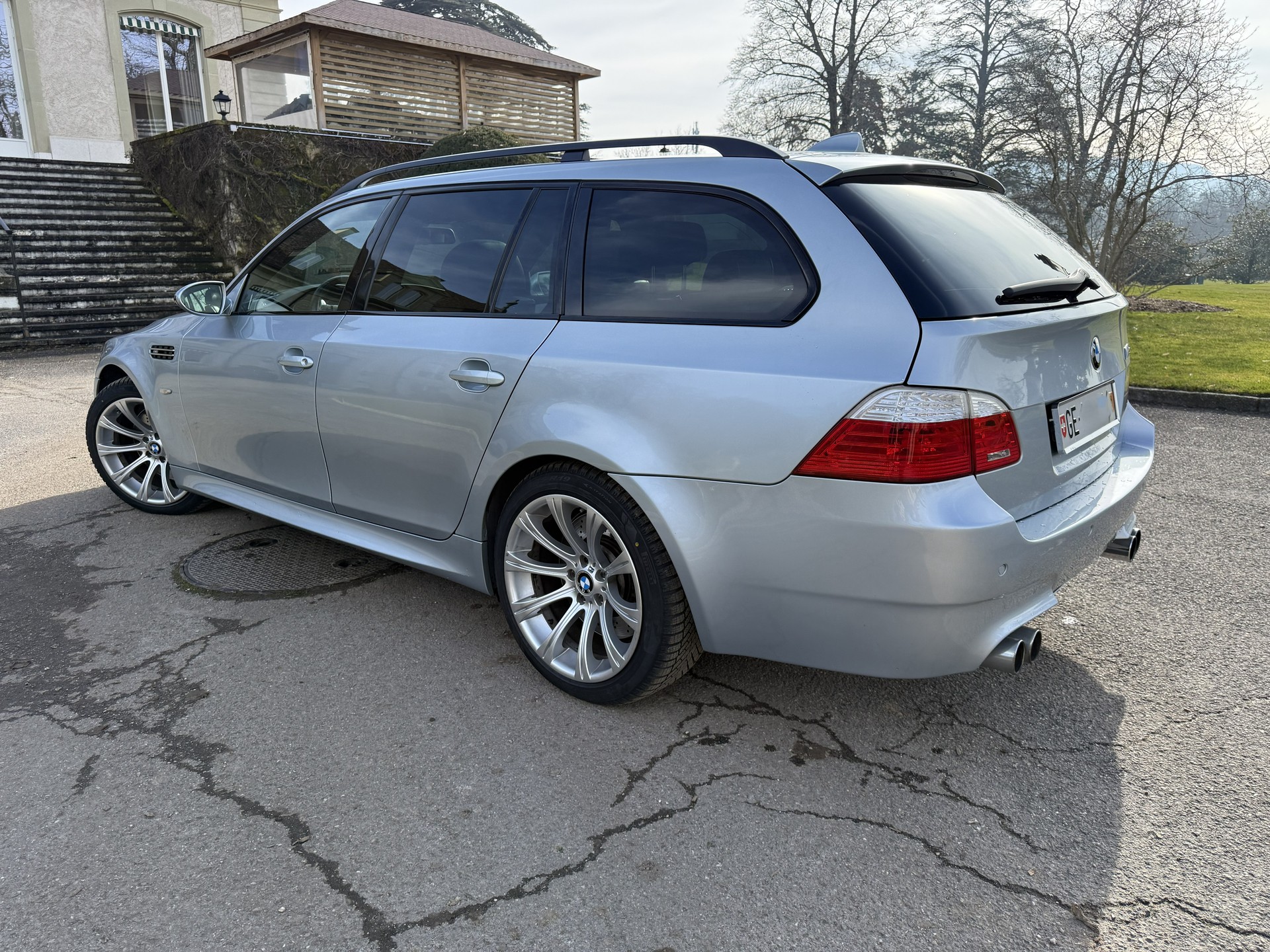 BMW M5 Touring-image-6