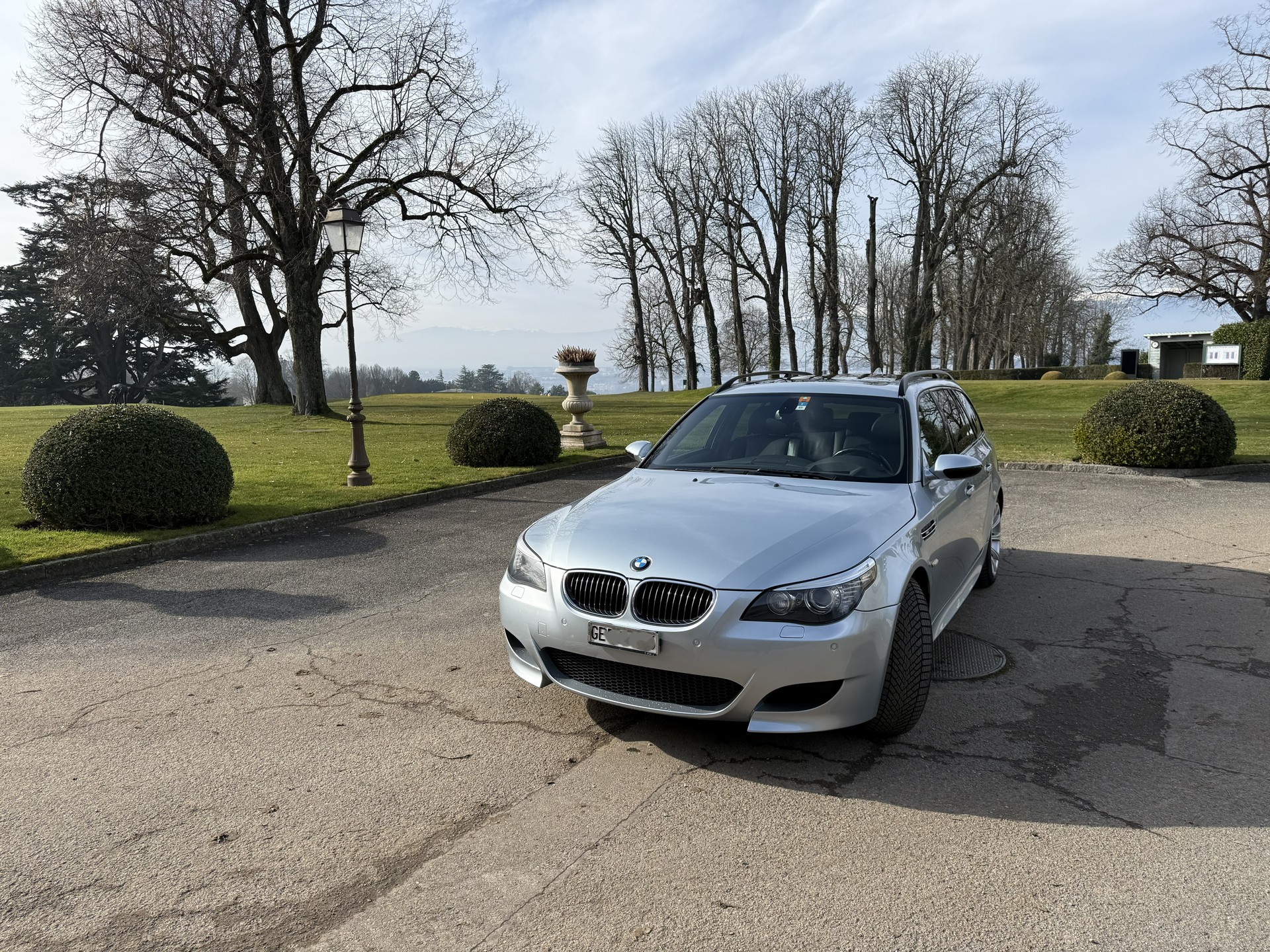 BMW M5 Touring-image-3