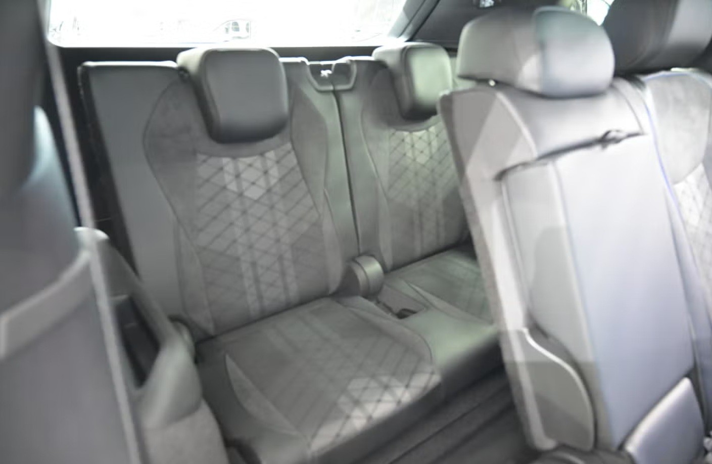 VW Tayron 2.0 TDI SCR R-Line 4Motion DSG 7 Sitzer-image-15