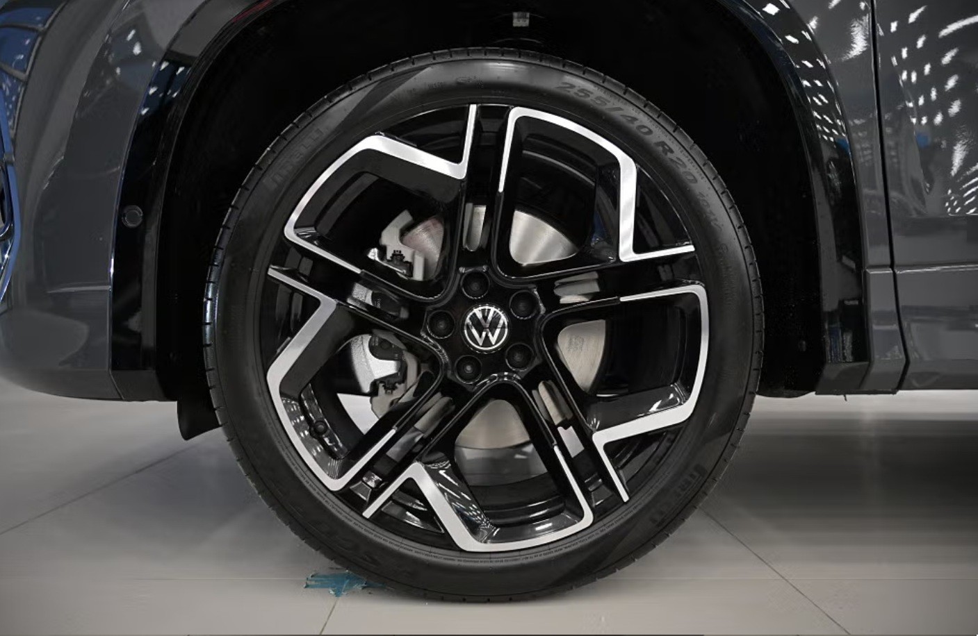 VW Tayron 2.0 TDI SCR R-Line 4Motion DSG 7 Sitzer-image-1