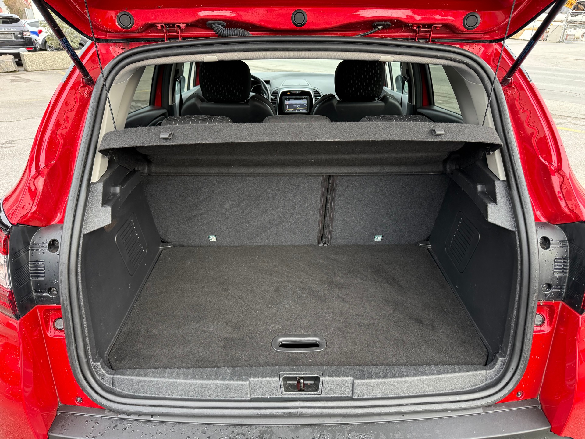RENAULT Captur 1.2 T 16V Intens EDC-image-12