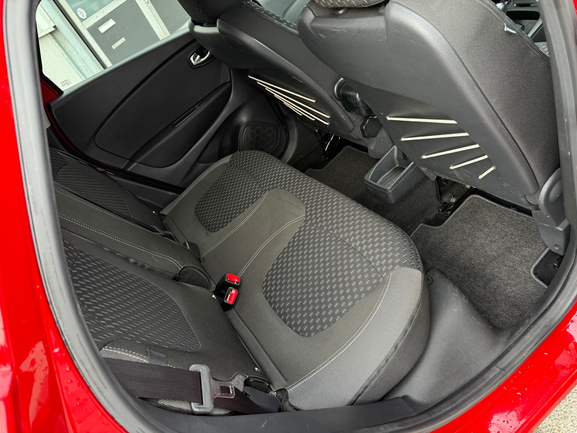 RENAULT Captur 1.2 T 16V Intens EDC-image-11