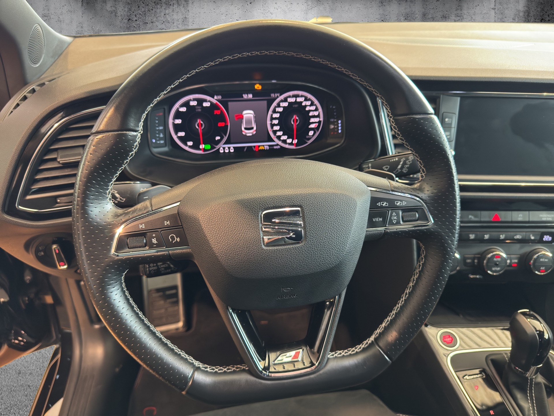 SEAT Leon ST 2.0 TSI Cupra 300 4 Drive DSG-image-8