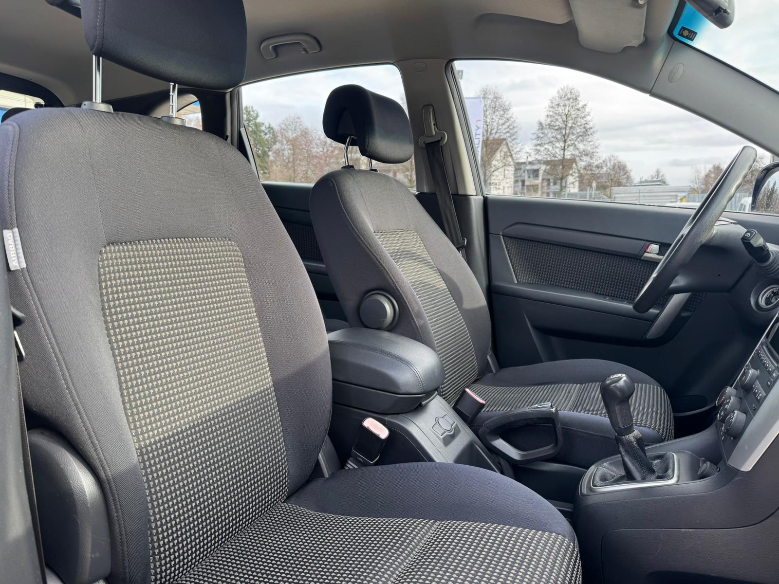 CHEVROLET Captiva 2.0 VCDi LS 2WD-image-13