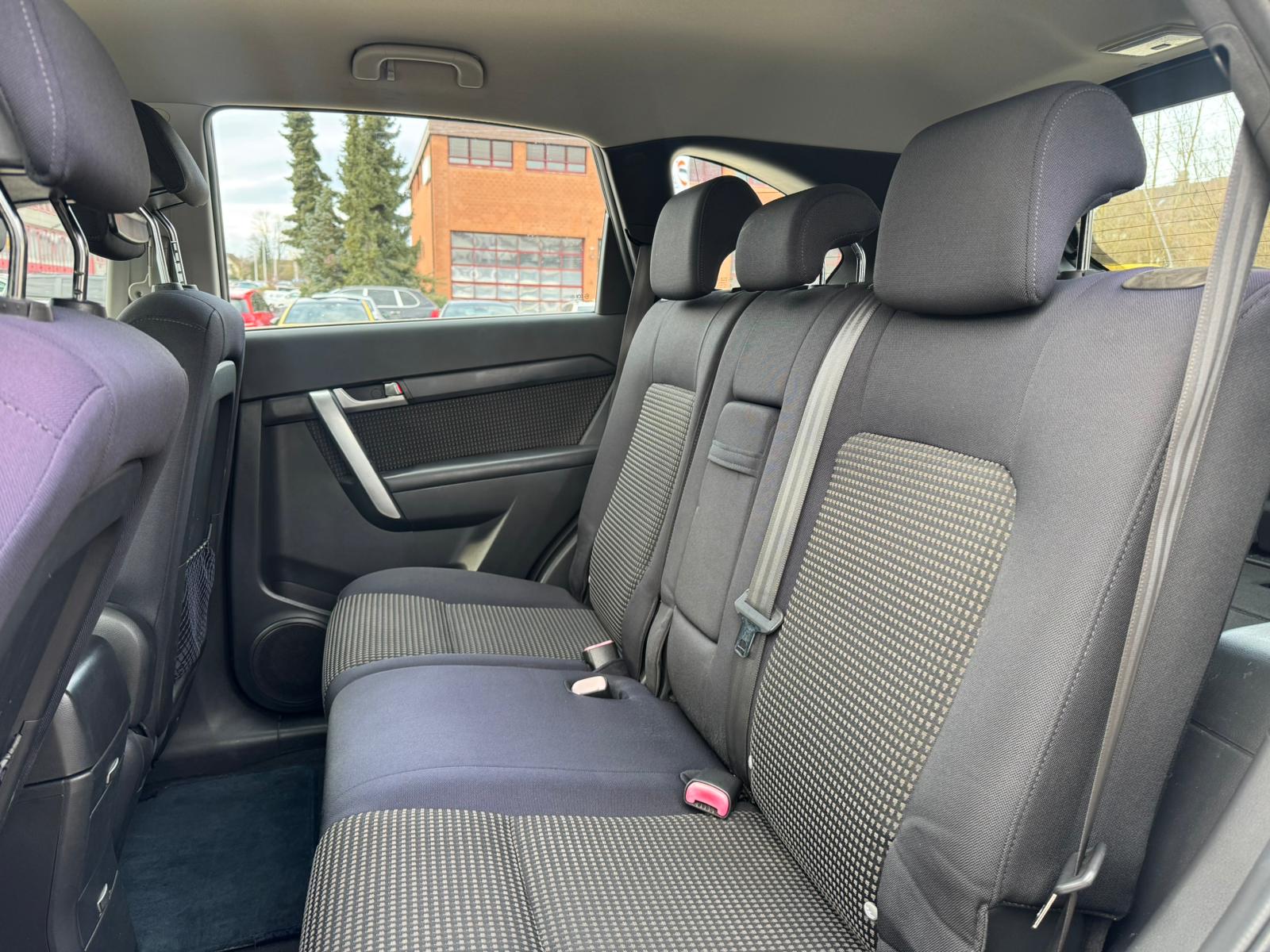 CHEVROLET Captiva 2.0 VCDi LS 2WD-image-9