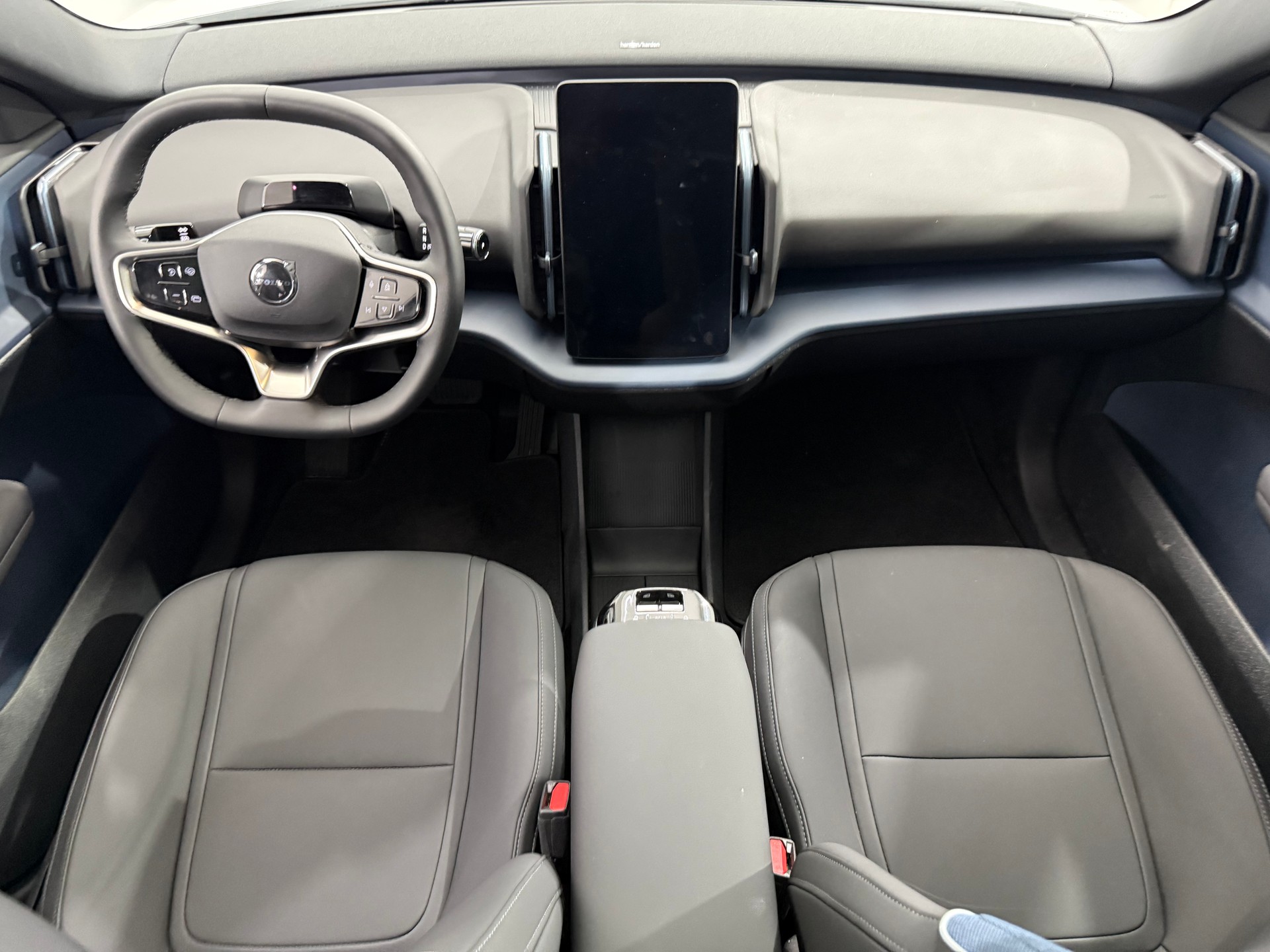 VOLVO EX 30 CC E60 Twin Performance A-image-4