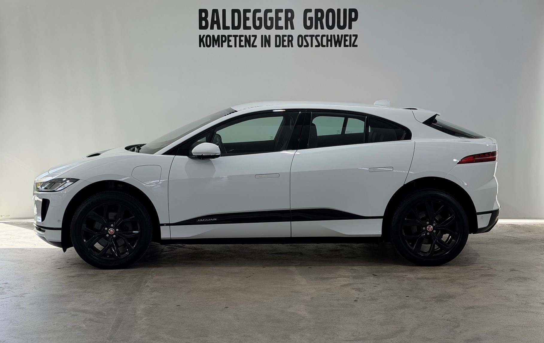 VOLVO I-Pace EV400 S AWD-image-2