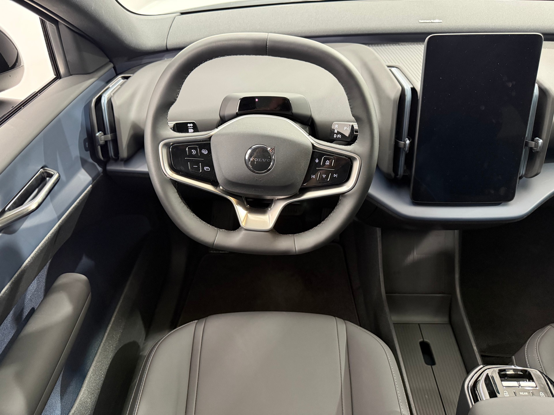VOLVO EX 30 CC E60 Twin Performance A-image-12