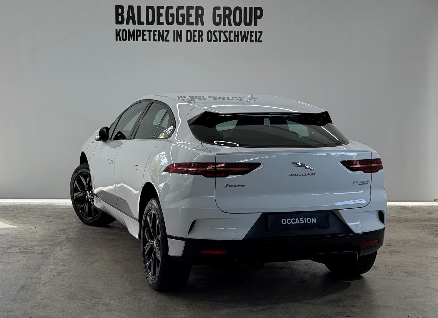 VOLVO I-Pace EV400 S AWD-image-1