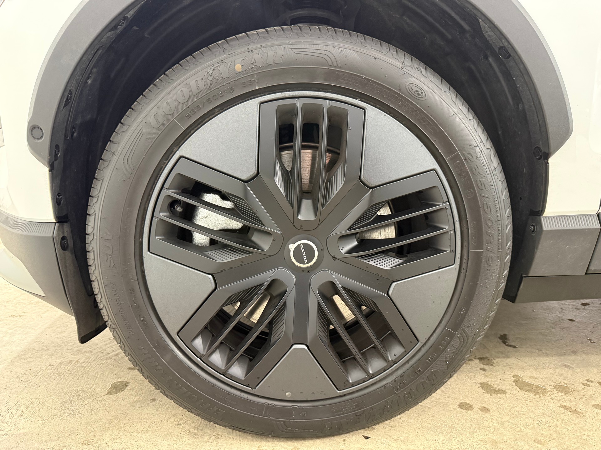 VOLVO EX 30 CC E60 Twin Performance A-image-7