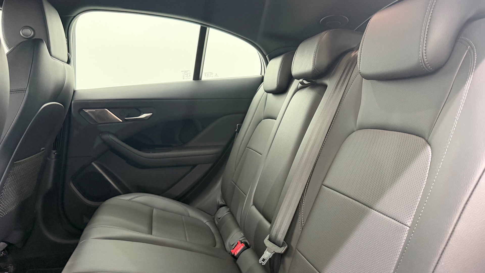 VOLVO I-Pace EV400 S AWD-image-5