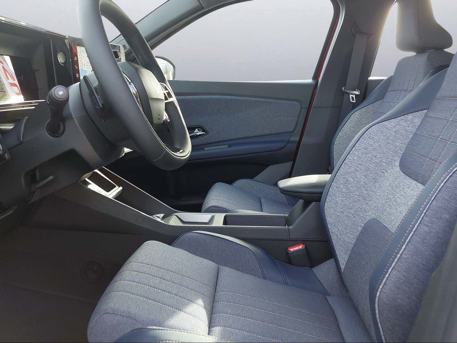 RENAULT R4 E-Tech Comfort Range techno-image-4