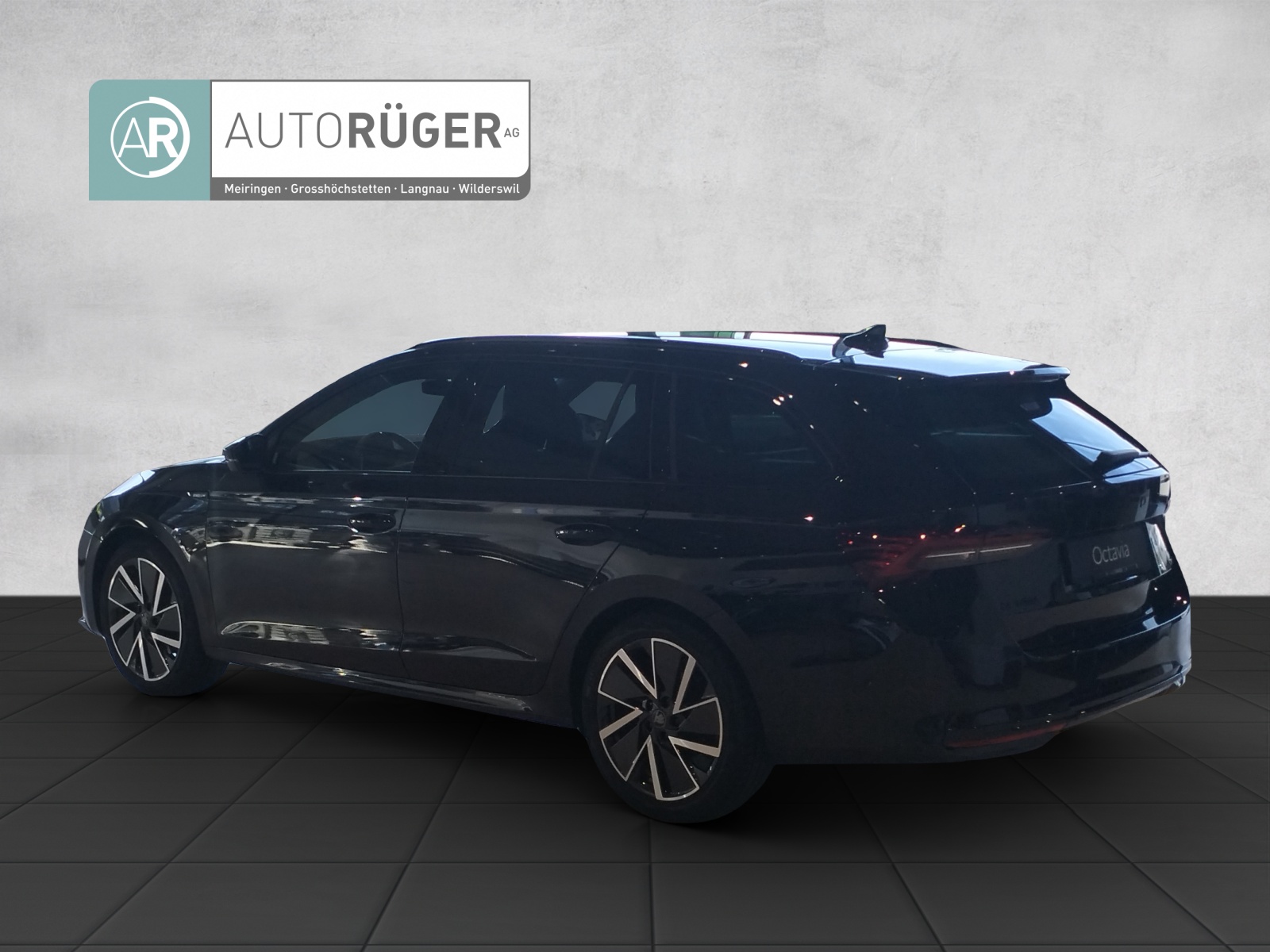 SKODA Octavia Combi 2.0 TSI DSG Dynamic 4x4-image-3