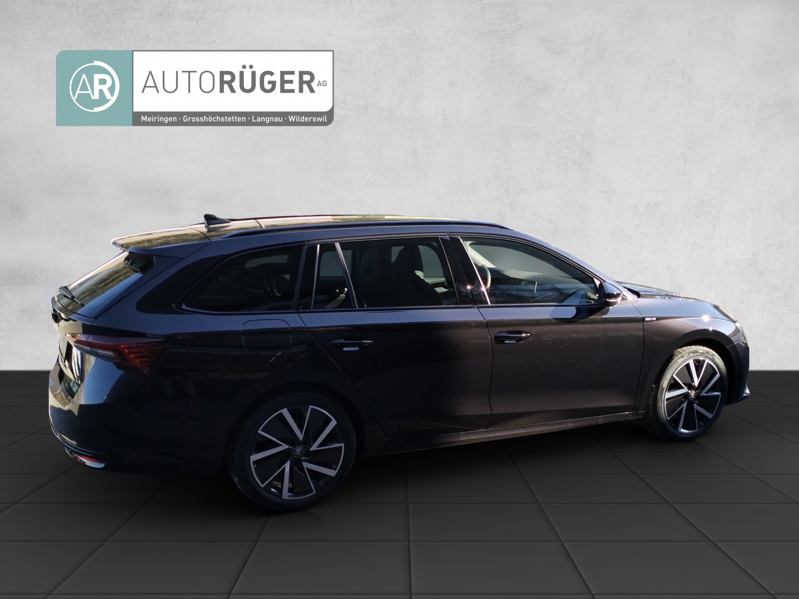 SKODA Octavia Combi 2.0 TSI DSG Dynamic 4x4-image-6