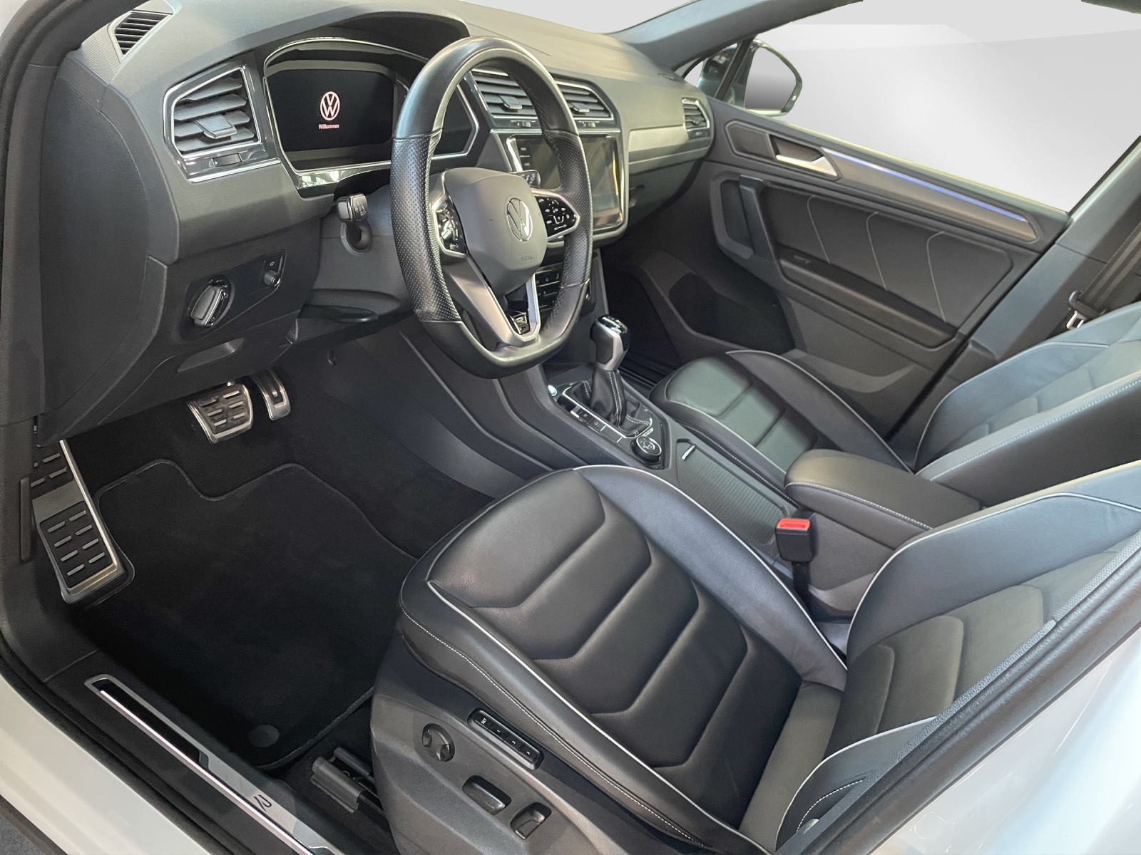 VW Tiguan 2.0 TDI SCR R-Line DSG-image-6