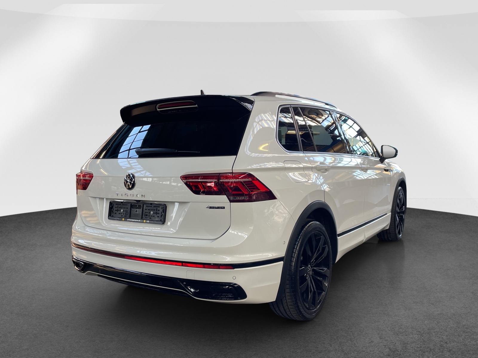 VW Tiguan 2.0 TDI SCR R-Line DSG-image-5