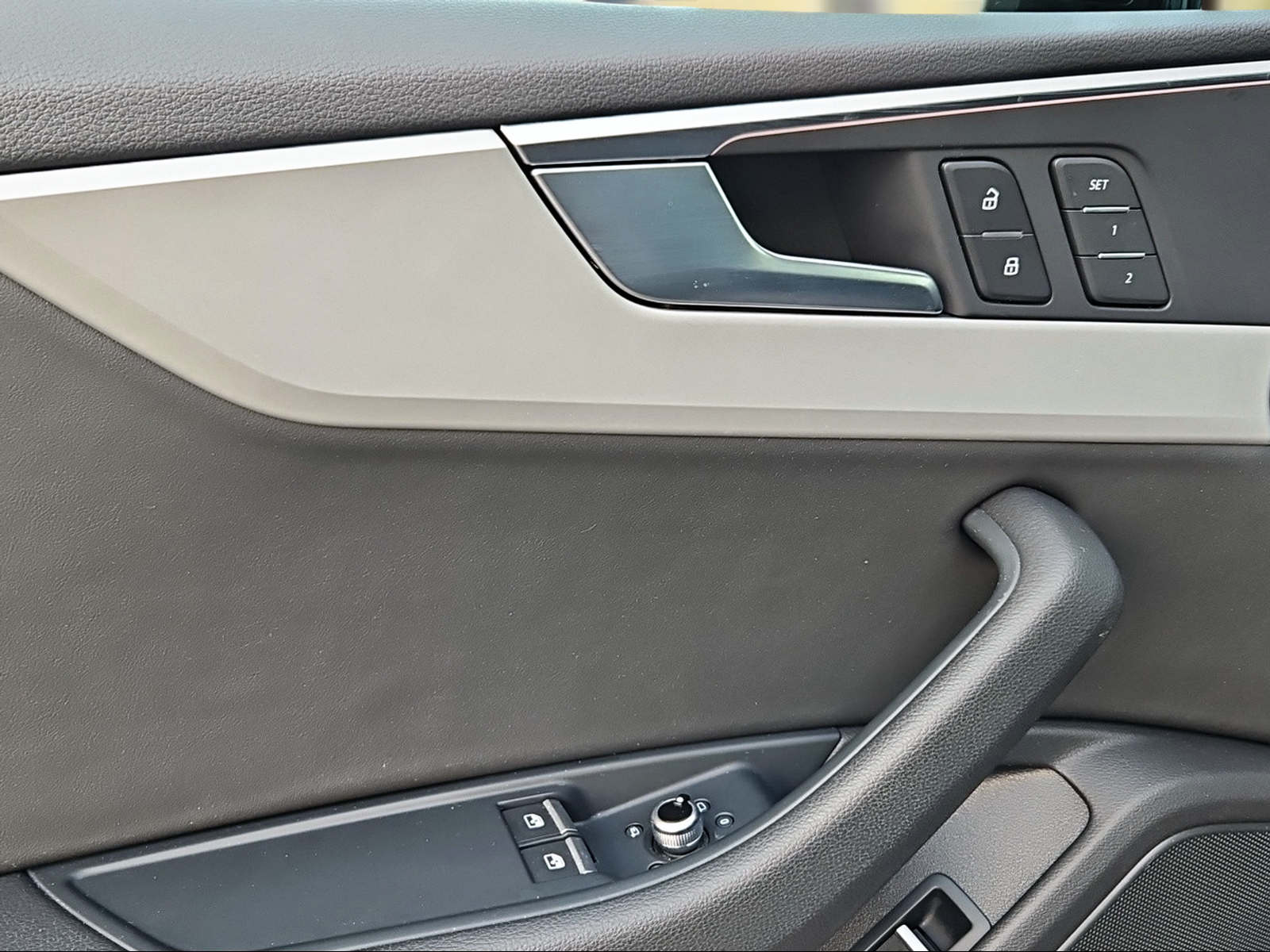 AUDI A5 Coupé 40 TDI Design quattro S-tronic Mythosschwarz Metallic-image-14