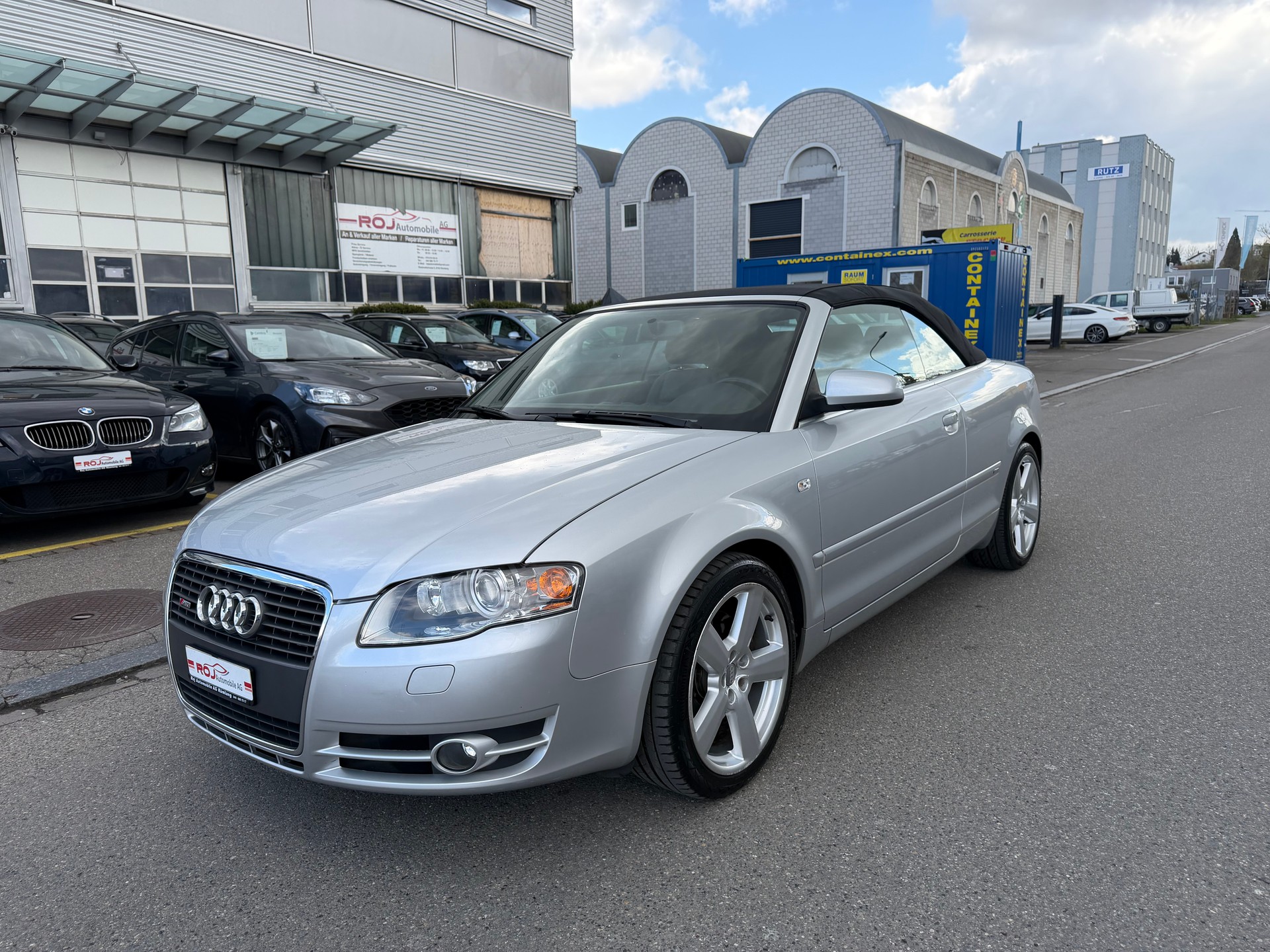 AUDI A4 Cabriolet 2.0T FSI multitronic-image-1