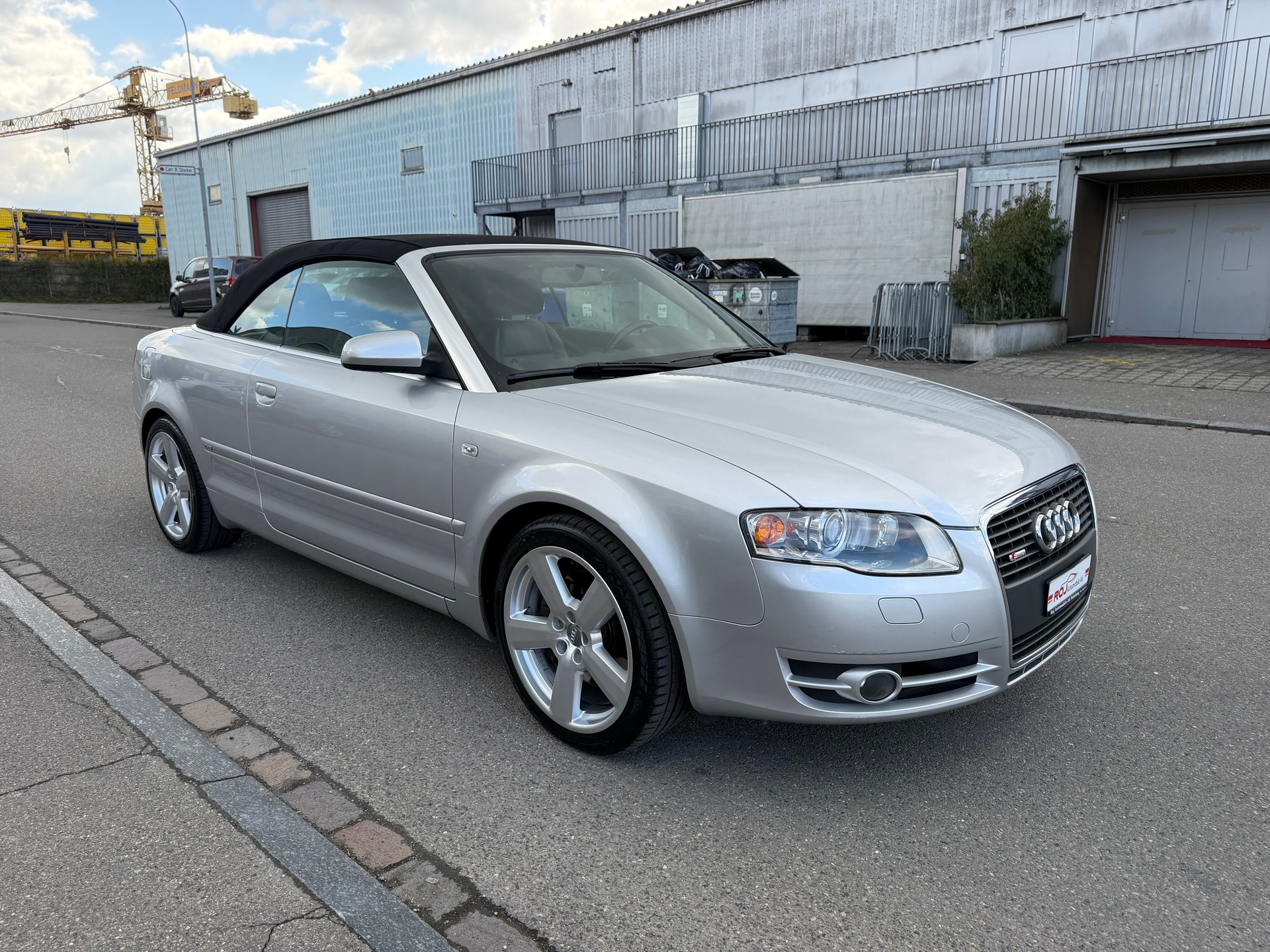 AUDI A4 Cabriolet 2.0T FSI multitronic-image-3