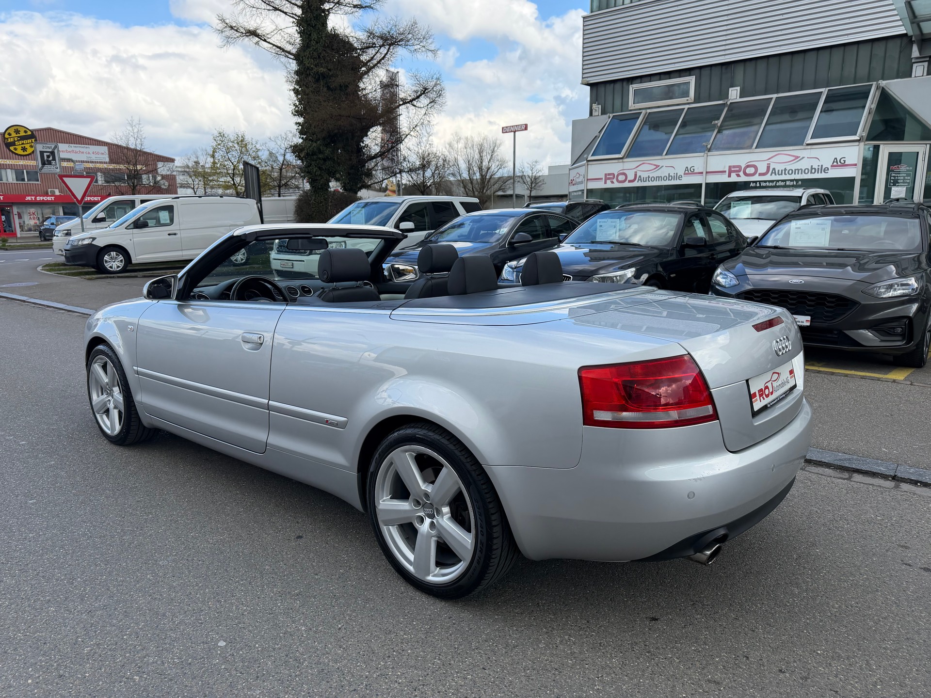 AUDI A4 Cabriolet 2.0T FSI multitronic-image-10
