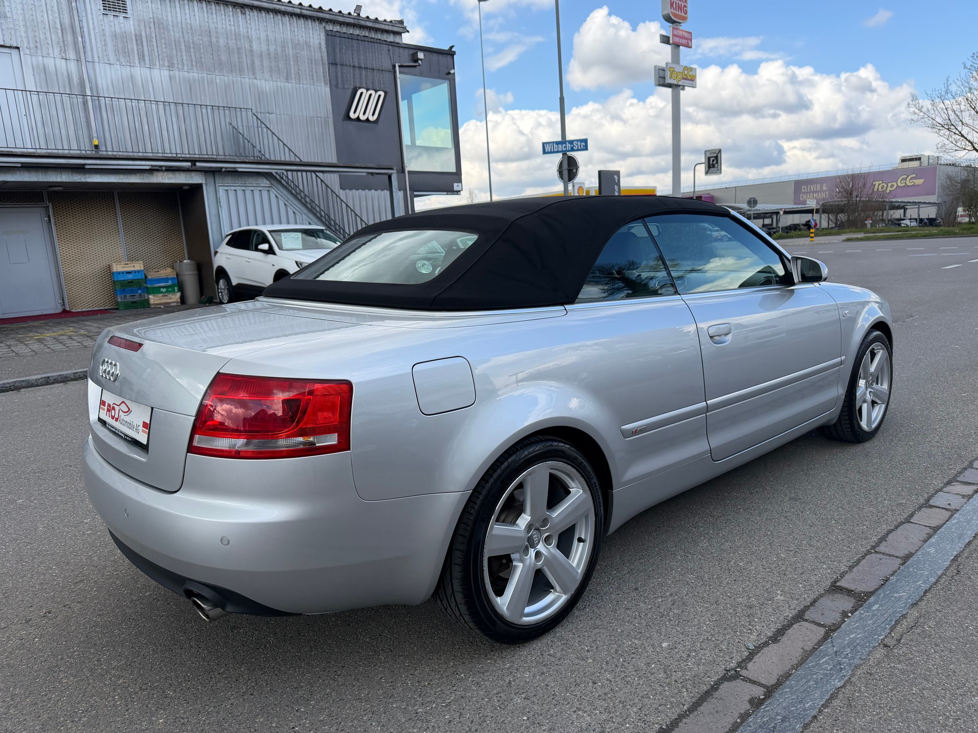 AUDI A4 Cabriolet 2.0T FSI multitronic-image-4