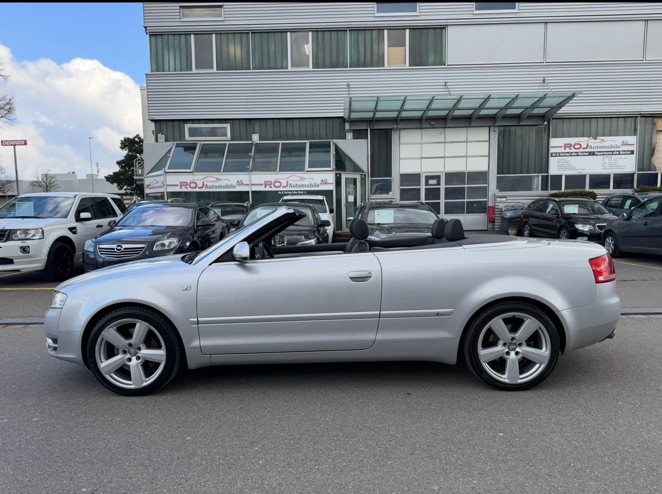 AUDI A4 Cabriolet 2.0T FSI multitronic-image-17