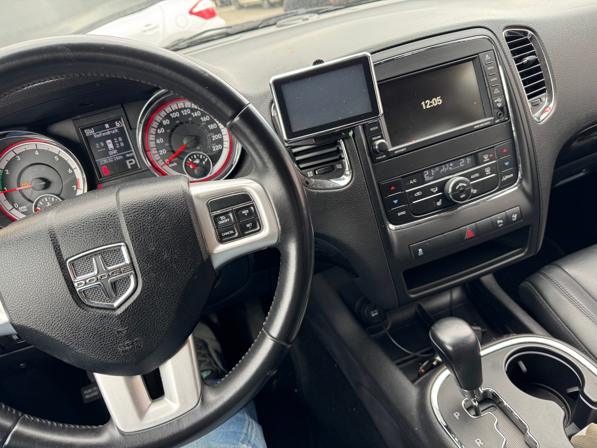 DODGE Durango-image-9