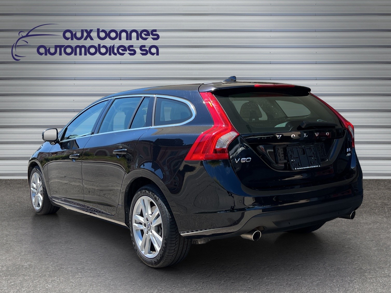 VOLVO V60 D5 AWD Summum Geartronic-showroom-element-1